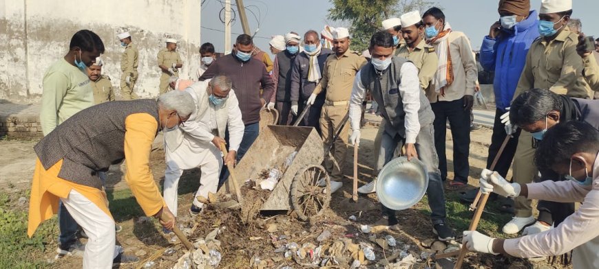 स्वच्छ जल स्वच्छ मन की संकल्पना से चला सफाई अभियान