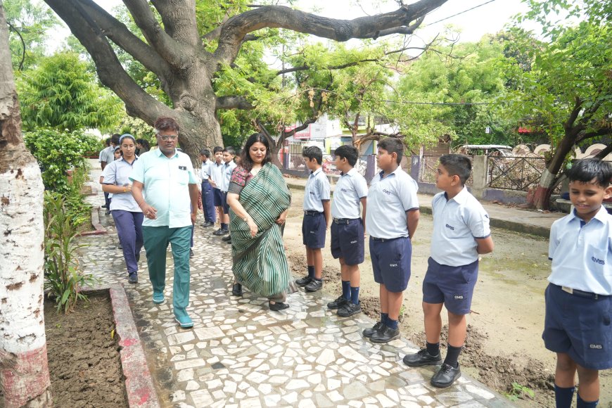 सी.एम.एस. छात्रों ने वृक्षारोपण कर ‘हरी-भरी धरती’ का जगाया अलख 