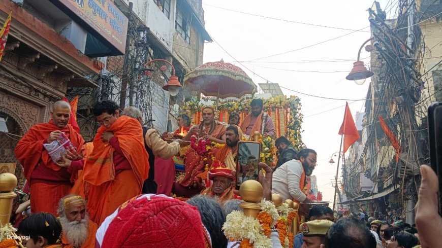 जगद्गुरु शंकराचार्य अविमुक्तेश्वरानंद सरस्वती ने पेशवाई निकाल किया महाकुंभ में भव्य प्रवेश